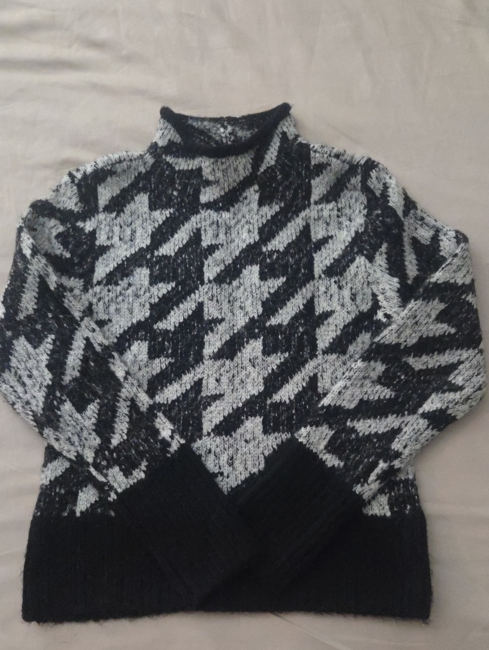 Worthington Black and White Houndstooth Turtleneck Sweater